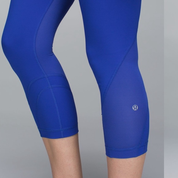 Lululemon Run: Inspire Crop II (Mesh)
Harbor Blue / Black Size 6 - Picture 14 of 14